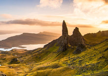 Load image into Gallery viewer, Chinese-speaking tour: 6-day highlight tour of the Lake District, Scottish Highlands, Edinburgh, Whitby, Isle of Skye, and Oxford (departs Saturday)