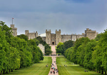 Load image into Gallery viewer, Half-day self-guided bus tour of Windsor Castle, UK, including tickets (round trip from London)