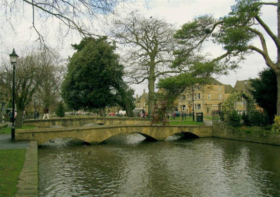 【超值中/英文】英国牛津、华威城堡、莎翁斯特拉特福小镇一日游（伦敦往返）