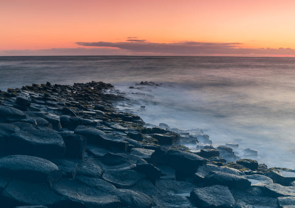 "Quality English Tour" One-day Tour of Giant's Causeway, Dark Hedges and Belfast in Northern Ireland, UK (Round Trip from Dublin) 