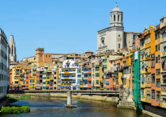 A 4-day Chinese-speaking group tour to Catalonia, Spain