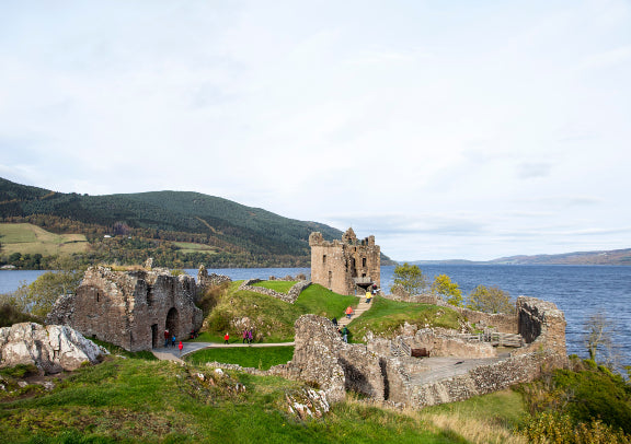 "Chinese-language tour" 5-day Scotland + England itinerary - departs from London; optional departures in London, Birmingham, or Manchester. 