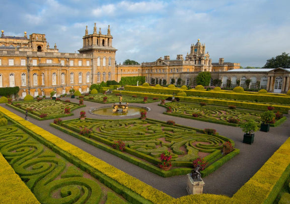 [Great Value] One-Day Tour of Downton Abbey, Bampton Village, the Cotswolds ("Most Beautiful Countryside"), and Blenheim Palace (Churchill's Residence) (Departure from London, subject to secondary confirmation) 