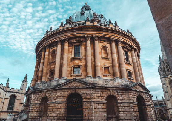 One-day Chinese tour of Cambridge and Oxford in the UK | Roundtrip from London 