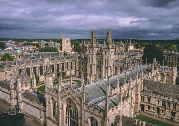 Oxford and Bicester Village Train Tour with Hop-On Hop-Off Bus Ticket | Roundtrip from London (Second Reconfirmation Required) 