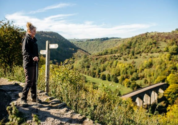 英国英格兰峰区国家公园﹢峰区小镇﹢普尔岩洞﹢莫斯赫德斯顿高架桥「完美徒步初体验」一日游